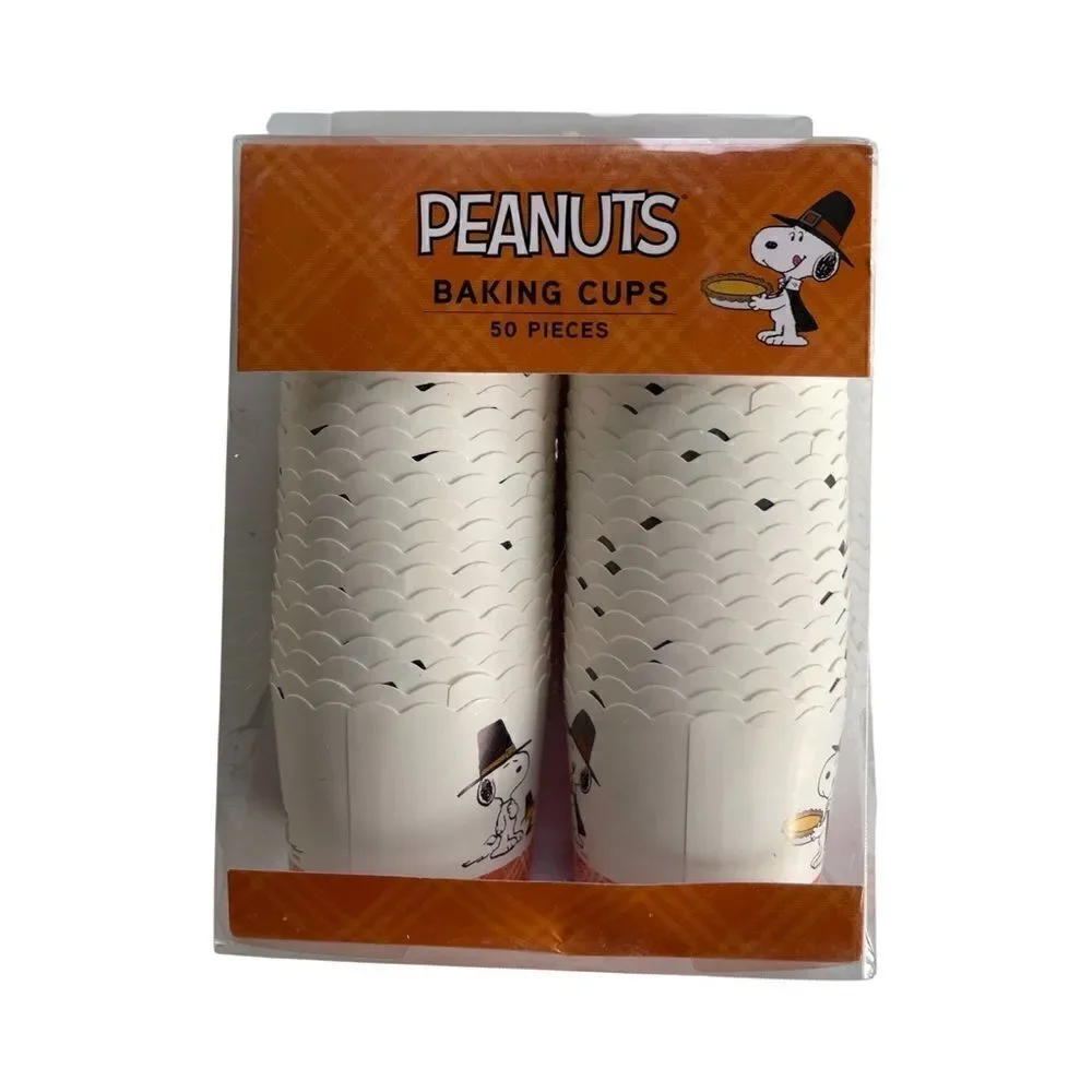 Peanuts “Snoopy” 50 Count Fall Pilgrim Thanksgiving Cupcake Liners